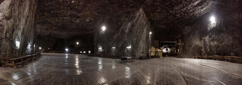 Illustration for article titled These Incredible Salt Mines Are Like Another World Beneath Our Feet